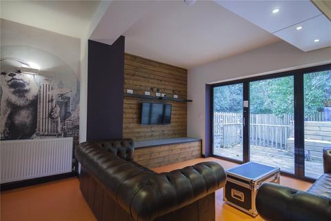 1 bedroom semi-detached house to rent, 2 Whitegate Road, Huddersfield, HD4