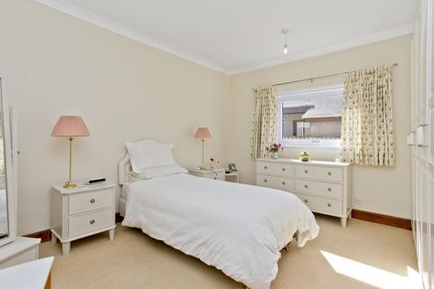 17 Strachan Road, Edinburgh, EH4 3RH