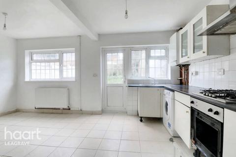 3 bedroom end of terrace house for sale, Wheatfield Road, Luton