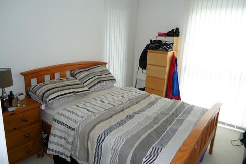 2 bedroom flat to rent, Branfill Road, Upminster RM14
