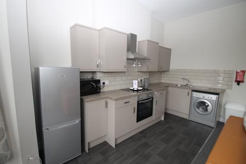 2 bedroom flat to rent, North Road East, Plymouth PL4