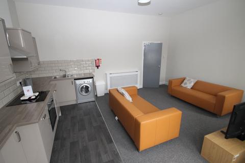 2 bedroom flat to rent, North Road East, Plymouth PL4