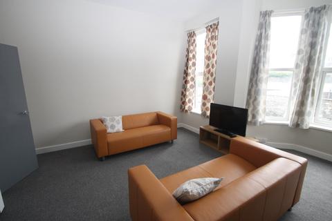 2 bedroom flat to rent, North Road East, Plymouth PL4