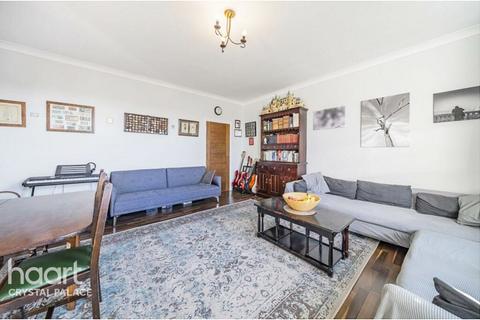 30c Lancaster Road, London, SE25 4AF