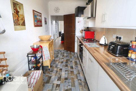 30c Lancaster Road, London, SE25 4AF