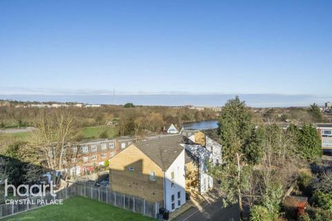 30c Lancaster Road, London, SE25 4AF
