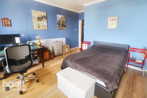30c Lancaster Road, London, SE25 4AF