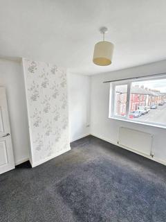 2 bedroom end of terrace house to rent, Kelly Street, Goldthorpe S63