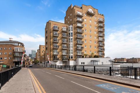 2 bedroom flat to rent, Victoria Wharf, 46 Narrow Street, Nr Canary Wharf, London, E14