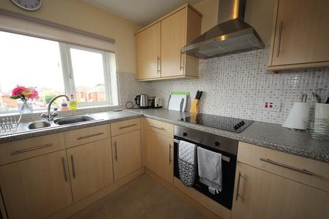 2 bedroom flat to rent, Seabourne Road, Southbourne,