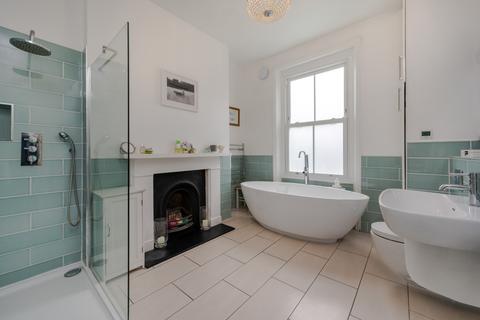 4 bedroom terraced house to rent, Dunollie Road, Kentish Town, London