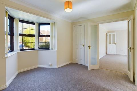 4 bedroom semi-detached house for sale, Rowan Close, Towcester, NN12