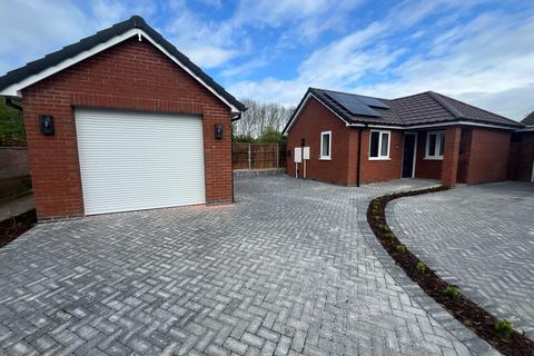 2 bedroom detached bungalow for sale, Ravens Way, Shobnall, Burton-on-Trent, DE14