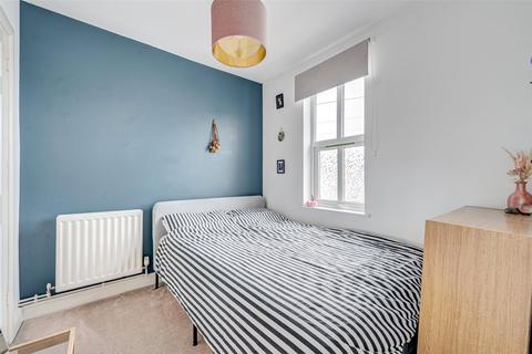 2 bedroom flat for sale, Southfield Road, Worthing, West Sussex, BN14