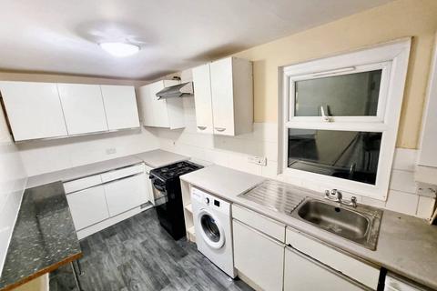 2 bedroom terraced house to rent, High Street North, London E6