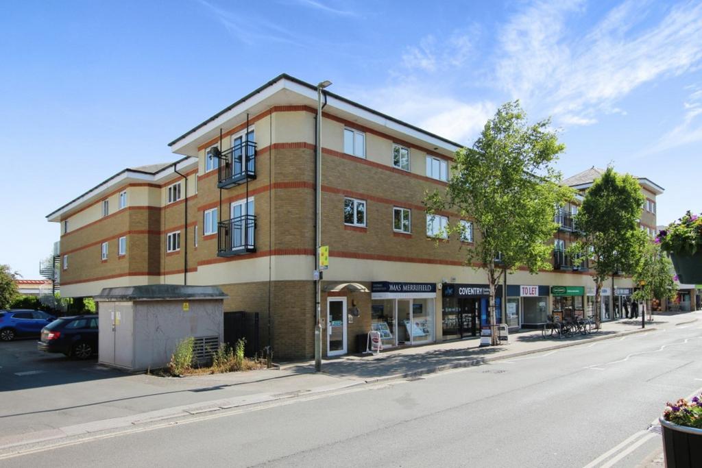 High Street, Kidlington, OX5 2 bed apartment for sale £235,000
