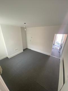 2 bedroom terraced house to rent, Cavendish Road, Rochester, Kent, ME1