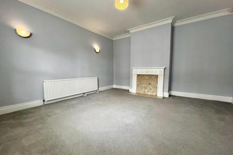 3 bedroom end of terrace house to rent, Regent Road, Horsforth, Leeds, West Yorkshire, LS18
