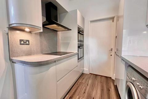 3 bedroom end of terrace house to rent, Regent Road, Horsforth, Leeds, West Yorkshire, LS18