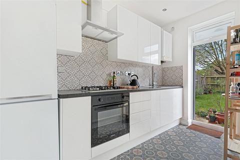 2 bedroom flat for sale, Brettenham Road, Walthamstow, London, E17