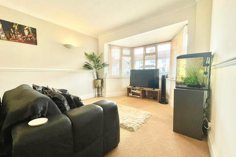 3 bedroom terraced house to rent, Bramshaw Road, Tilehurst, Reading, Berkshire, RG30