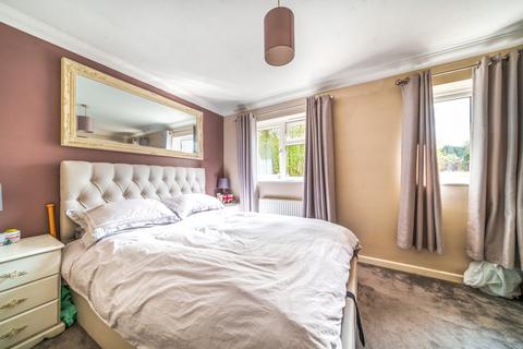 2 bedroom semi-detached house for sale, Haslemere cul de sac location