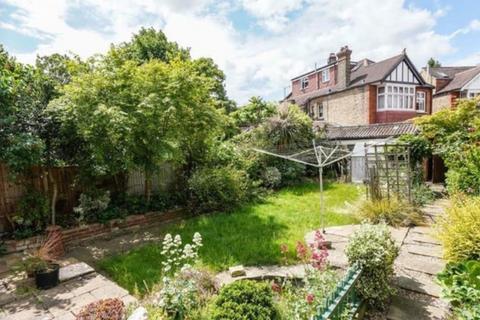 1 bedroom semi-detached house to rent, London W3