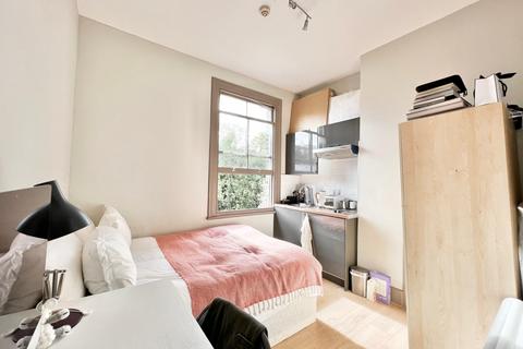 Studio to rent, Iverson Road, London NW6