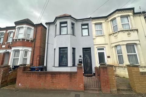 3 bedroom semi-detached house for sale, Regina Road, Southall, Greater London, ub2