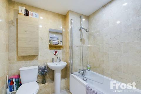 6 Old Mill Place, Wraysbury, Staines-upon-thames, TW19 5LY