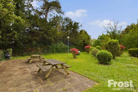 6 Old Mill Place, Wraysbury, Staines-upon-thames, TW19 5LY