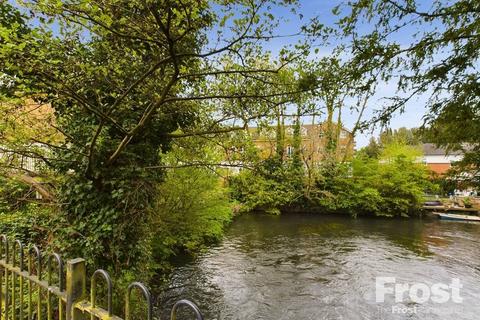 6 Old Mill Place, Wraysbury, Staines-upon-thames, TW19 5LY