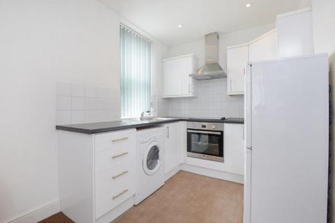 2 bedroom flat to rent, Queen Anne Terrace, Plymouth PL4