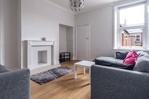 3 bedroom apartment to rent, Thornleigh Road, Newcastle Upon Tyne NE2