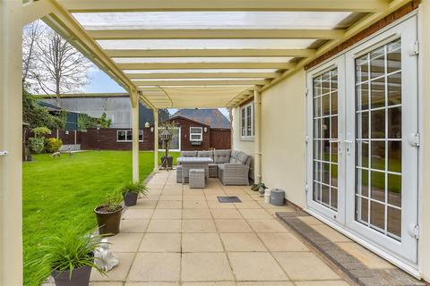 25 Lenacre Lane, Whitfield, Dover, CT16 3HL