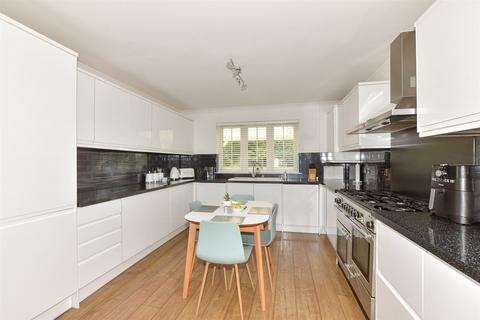 25 Lenacre Lane, Whitfield, Dover, CT16 3HL