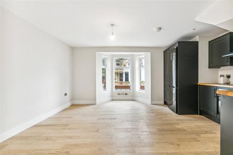 3 bedroom apartment for sale, Garratt Lane, SW17