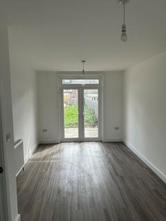 4 bedroom house to rent, Brancaster Road, Newbury Park, IG2