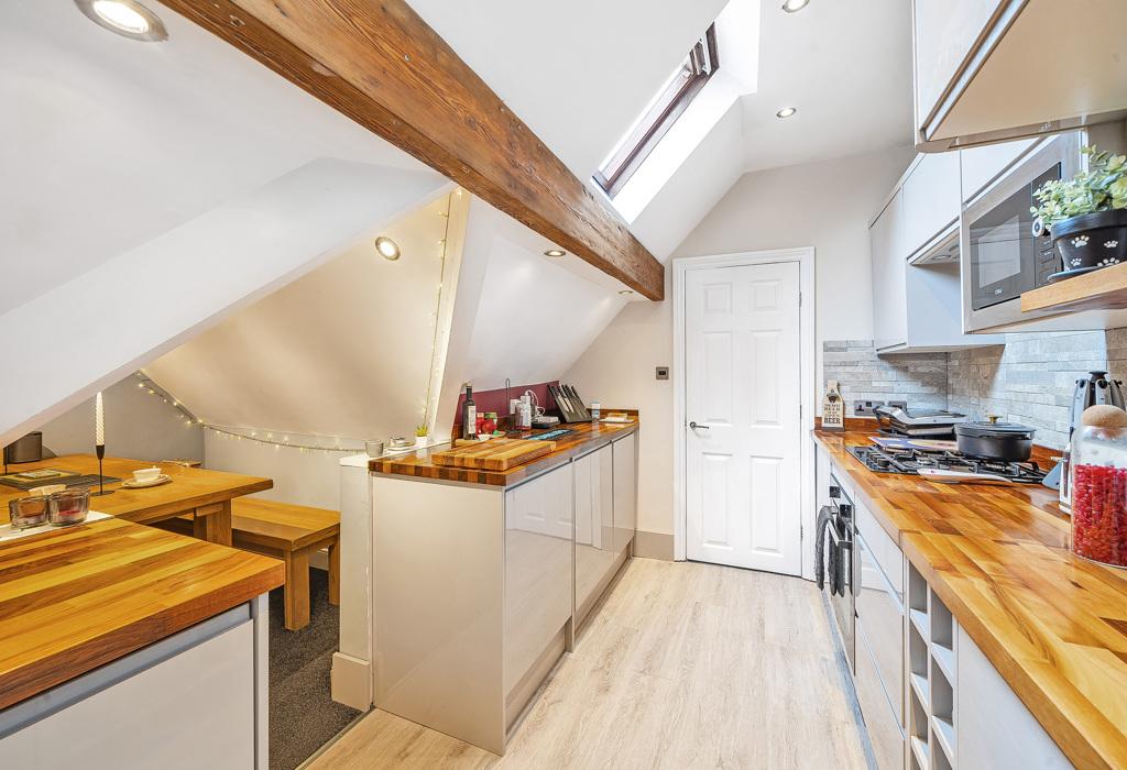Springfield Avenue, Harrogate 2 bed apartment for sale £290,000