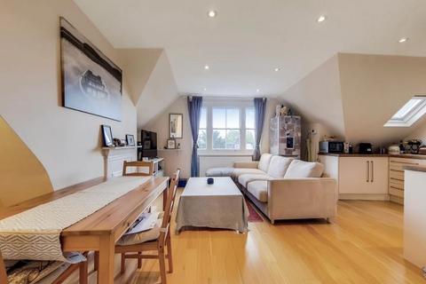 2 bedroom flat for sale, Flat 4, 66 Telford Avenue, London, SW2 4XF