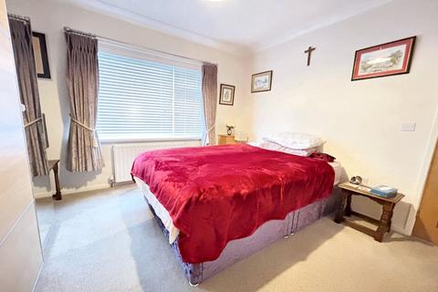 2 bedroom bungalow for sale, Batley Road, Wakefield, West Yorkshire