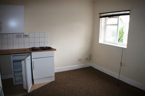 1 bedroom property to rent, York Road, Southend-on-Sea, SS1