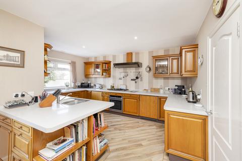 8 Braehead Avenue, Edinburgh, EH4 6BA