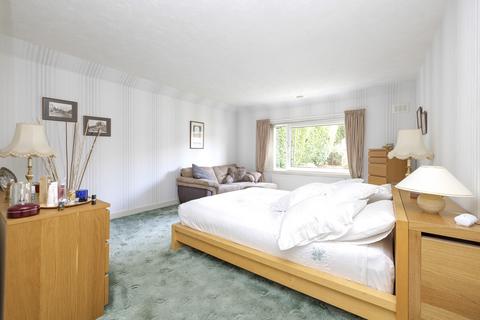 8 Braehead Avenue, Edinburgh, EH4 6BA