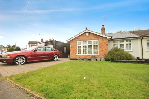 2 bedroom bungalow for sale, Beauchamps Drive, Wickford, Essex, SS11