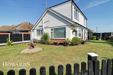 4 bedroom detached house for sale, Glenmore Avenue, Caister-on-Sea