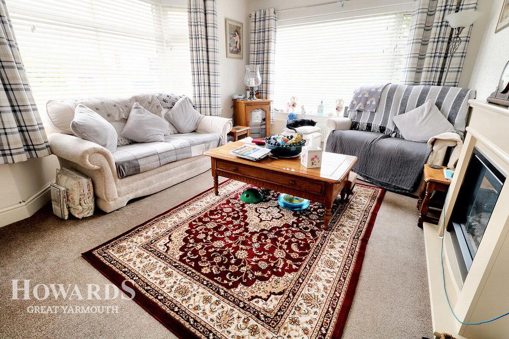 Glenmore Avenue, CaisteronSea 4 bed detached house for sale £340,000