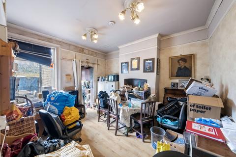 1 Myrtle Gardens, London, W7 3JQ