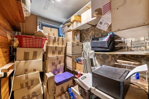 1 Myrtle Gardens, London, W7 3JQ