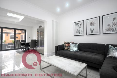 5 bedroom terraced house to rent, West Green Road, Seven Sisters N15